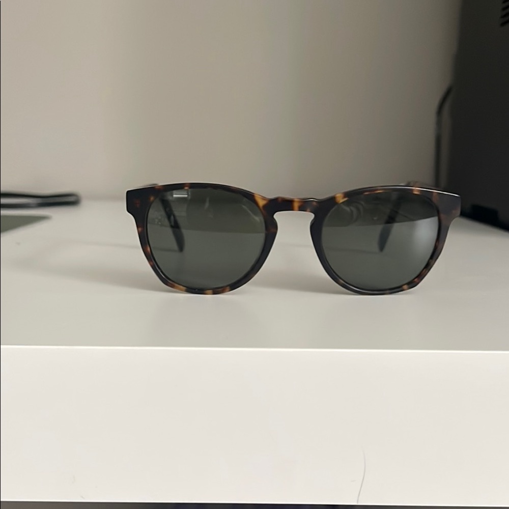 Warby Parker Topper in Tortoise Shell Sunglasses